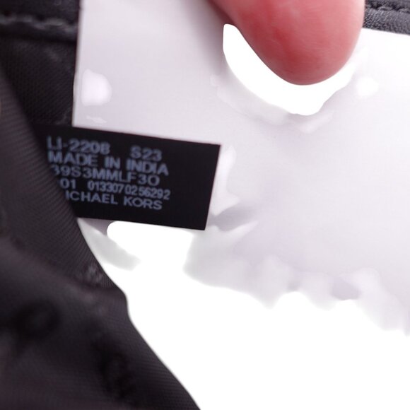 NWOT Michael Kors Malone Debossed Logo Duo Fold Wallet Black Credit Card Pocket - Picture 7 of 10